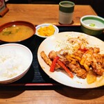 街かど屋 - 酢豚定食790円