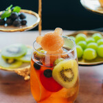 カフェ ハイドアウト - 当店の一番人気メニューくまアイスの生フルーツティー