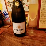 立飲・ビストロシン サンテ - コンパニーア・ダス・キンタス・ボルリードブリュット
      ポルトガル 本格派シャンパン方式 辛口 フレッシュ すっきり