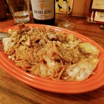 立飲・ビストロシン サンテ - 牛ホルモン ビストロ焼きそば