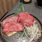 Kanzen Koshitsu Yakiniku Itadaki - 氷温熟成タン、氷温熟成タンの昆布締め