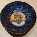 Sushi Kagura - 秋鮭 ジャガイモソース いくら 葱味噌 サマートリュフ