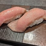 Kanzen Koshitsu Yakiniku Itadaki - 希少部位の炙り寿司