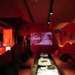 クリムゾン - ソファ席