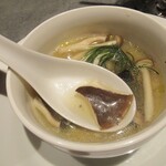 クリムゾン - 黒アワビ茸