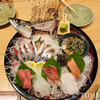 丸秀鮮魚店 - 刺身の豪快盛り