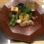 銀座くどう - 手前のキンメの焼き物が特に美味