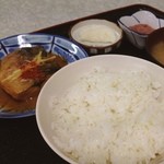 市役所内地下食堂　ジロー - さばみそ定食撮る角度を間違った…