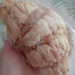 クスリのアオキ - 料理写真:メロンクロワッサン158円