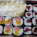 出羽鮨 - とろたく巻・鉄火巻。