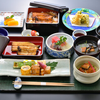 Kaiseki courses available to suit your budget ◆ Enjoy with local sake