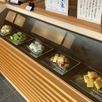 Tomoe An - 食べる わらび餅も 種類がありますよ.•♬