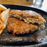 レストラン白山 - ハンバーグ断面