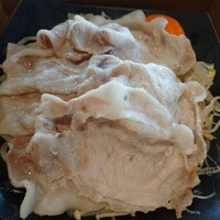 羅豚 ギンザ・グラッセ - 十勝産豚のせいろ蒸し（表面）