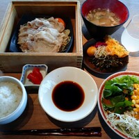 羅豚 ギンザ・グラッセ - 十勝産豚のせいろ蒸し御膳