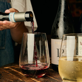 【ラム料理と相性抜群‼️】豊富なワイン＆自家製サワー♪