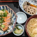 漁火 - サーモンネギトロ丼（税込1350）