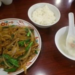 萬福酒家 - サービスランチ 豚肉と玉葱炒め 750円
            
