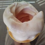 ソフト＆ドリーム - トマトソフト350円、分かり難いけど塩掛けました(2023.8.15)