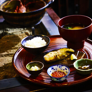 The famous earthenware pot rice and miso soup with spiny lobster, a good old Japanese meal.