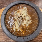 ホットスプーン - チーズ牛すじ煮込みカレー 950円