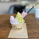 Gelateria Caffe Vivace - アマレナチェリーとピスタチオ