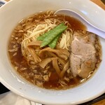 香湯ラーメン ちょろり - 焦がしニンニクが効いていて美味い