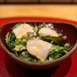 天ぷら もっこす - 2023.8 サラダ（福井産ベビーリーフ、自家製鶏ハム、自家製マヨネーズ）