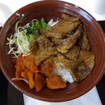 肉のヤマ牛 - 厚切りカルビ丼