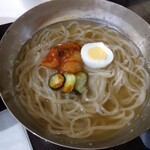 肉のヤマ牛 - コシの冷麺