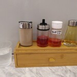 麺や二代目 夜来香 - 卓上調味料【２０２３年８月撮影】