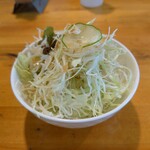ARIESU - このままご飯のおかずになる、和風ドレッシングが旨いサラダ。