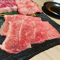 近江うし 焼肉 にくTATSU 青山本店 - 赤身焼きすき　税込1,760円