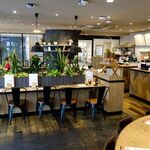 B級グルメ専門 大衆食事処 鶴見食堂 - 店内の様子