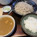 阿づ満庵 - 冷やしカレー　ライスが付いてきます