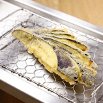 <Vegetable Tempura > Long eggplant tempura