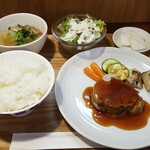 キッチン ブルー グローブ - 豚肩ロースポシェ　ガストリックと生姜のキャラメルソース