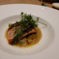 SCALAE - 本日の魚ポワレ 焼き茄子のブルーテとスカベーチェ