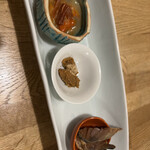 ひたち野いしざき - ホヤこのわた　バチコ和え　ふぐのこ　へしこ　　フグのこは初めて。調べたら、フグの卵巣！！を3年塩漬けすると、何故かテトロドトキシンが分解されるのだとか。