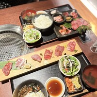 肉匠 牛虎 西中島店 - 
