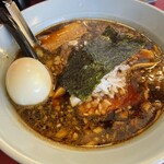 Ramen Tsuchiya - ラーメン  竹岡式なれど、野菜などから摂ったスープで割るのでちょい甘めに仕上がる。それでも濃いから飲み干すのはやめた方がいいかな。麺は中細なれど歯応え満点の縮れ麺。チャーシューは醤油感どストレート！
