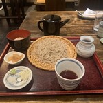 Zemmii Ssaan - もりそば(ほろ酔セット)、サービスの一口ご飯(生姜)と薄切り沢庵、そば湯