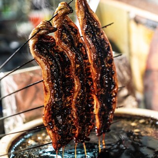 4代変わらぬ秘伝の甘辛タレや厳選うなぎが自慢