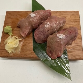 Don't miss out on the special dishes made with local ingredients that can only be found on Ishigaki Island! Ishigaki beef is recommended