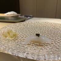 北新地 すし通 - こちらも旬のアオリイカ。ねっとりとした甘みがたまりません(๑'ڡ'๑)୨