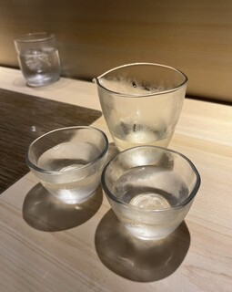 Kitashinchi Sushitsuu - ①上喜元 純米吟醸(山形) 全国の日本酒ファンからの評価が高い上喜元。名前も良き♡穏やかでキレが良くお鮨やお魚と良く合います。口当たりも良く大好きなお酒。