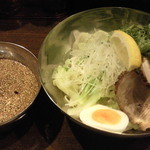 広島つけ麺 弁慶 - つけ麺小盛（１玉）です。辛さは５辛。