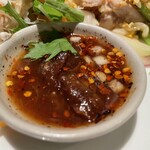 タイ東北料理 イサーン・キッチン - カオニャオ パット ガイヤーンのナムチムジェオソース