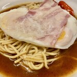 あんかけスパゲティの店 ユウゼン - ベーコンエッグ + 日替わりトッピングサービス(赤ウインナー)