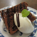 小さな街の食堂 cafe MISTY - セットのデザートはココアシフォンのケーキ